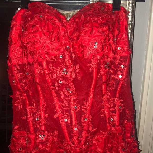 Prom dress - Picture 2 of 3